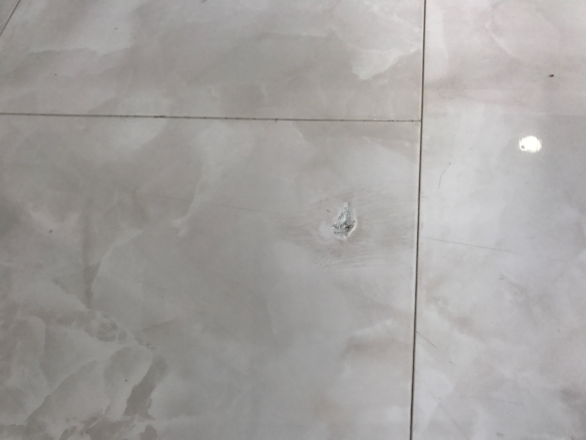 タイル傷補修 Before